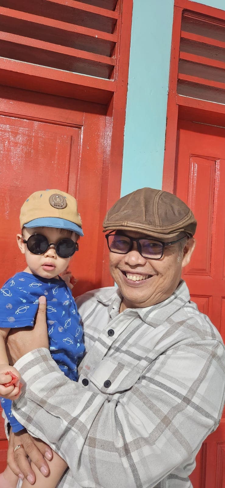 Bersama cucu